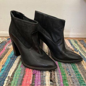 Crown Vintage Kiley Bootie sz 9.5 Black